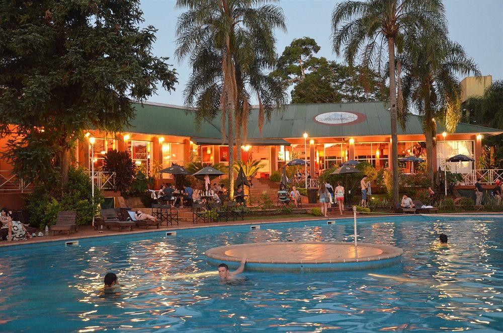 Iguazu Inn Hostel Puerto Iguazu Bagian luar foto
