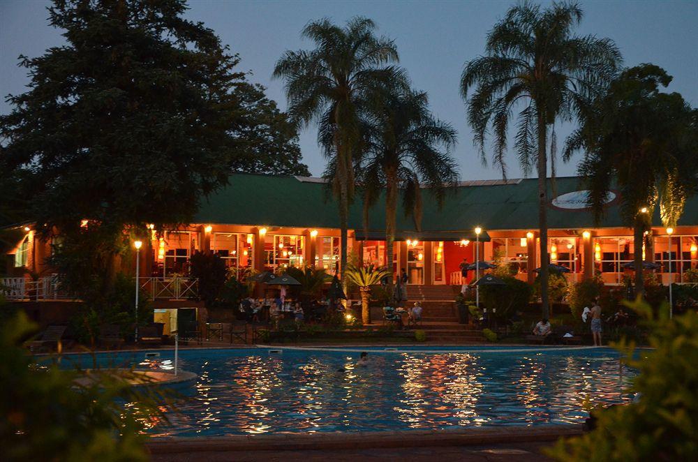 Iguazu Inn Hostel Puerto Iguazu Bagian luar foto
