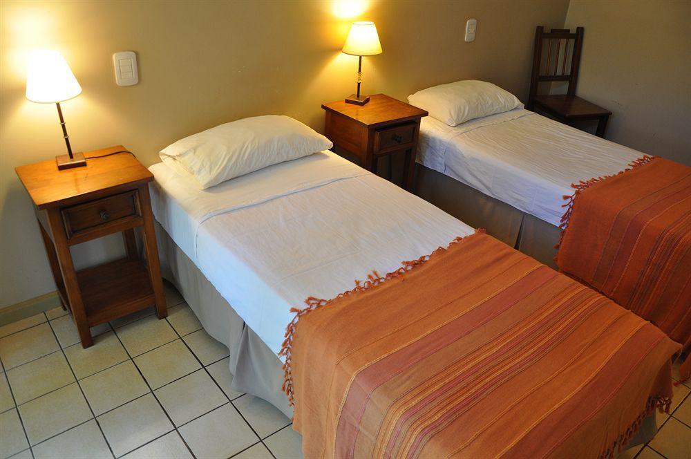 Iguazu Inn Hostel Puerto Iguazu Bagian luar foto