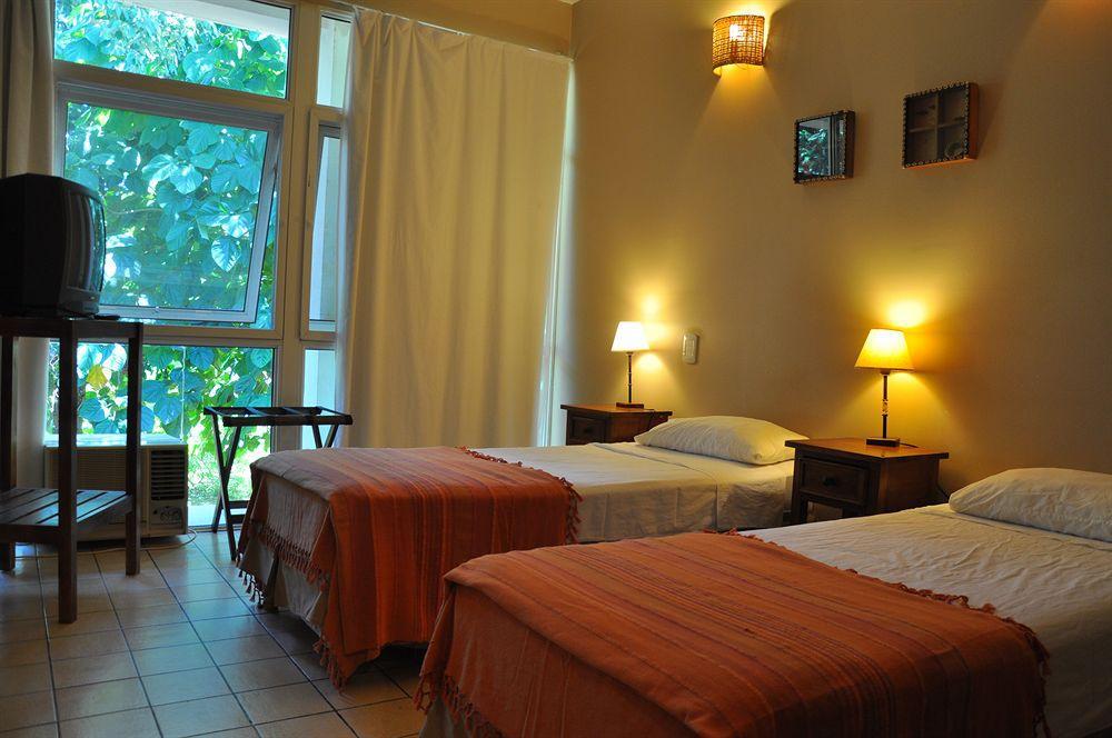 Iguazu Inn Hostel Puerto Iguazu Bagian luar foto