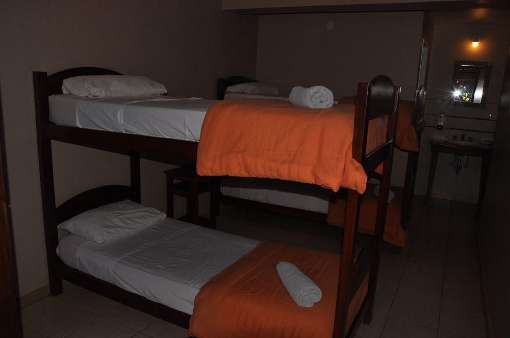 Iguazu Inn Hostel Puerto Iguazu Bagian luar foto