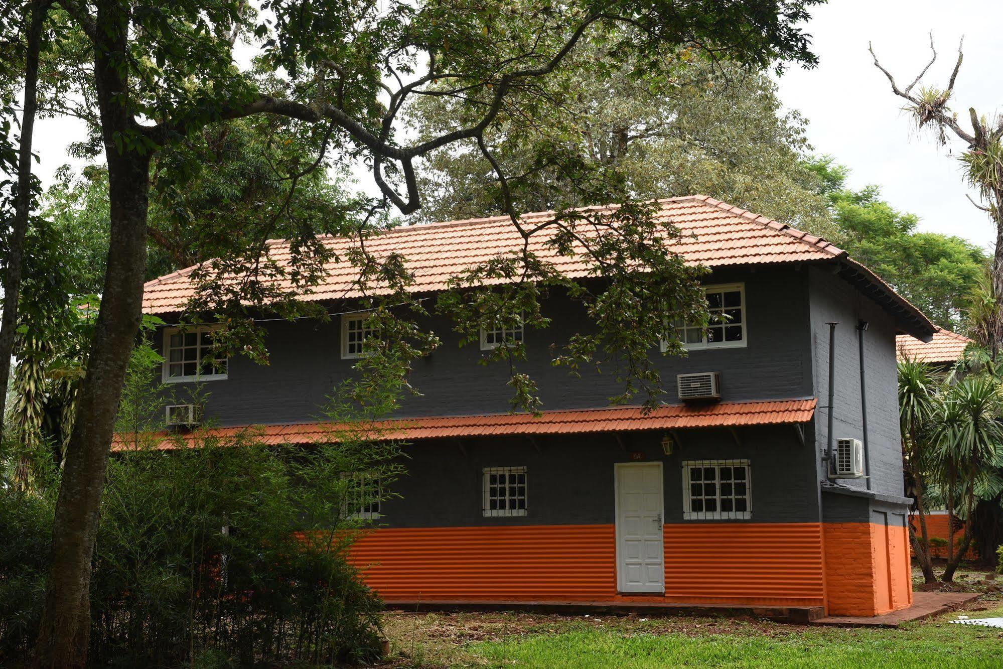 Iguazu Inn Hostel Puerto Iguazu Bagian luar foto