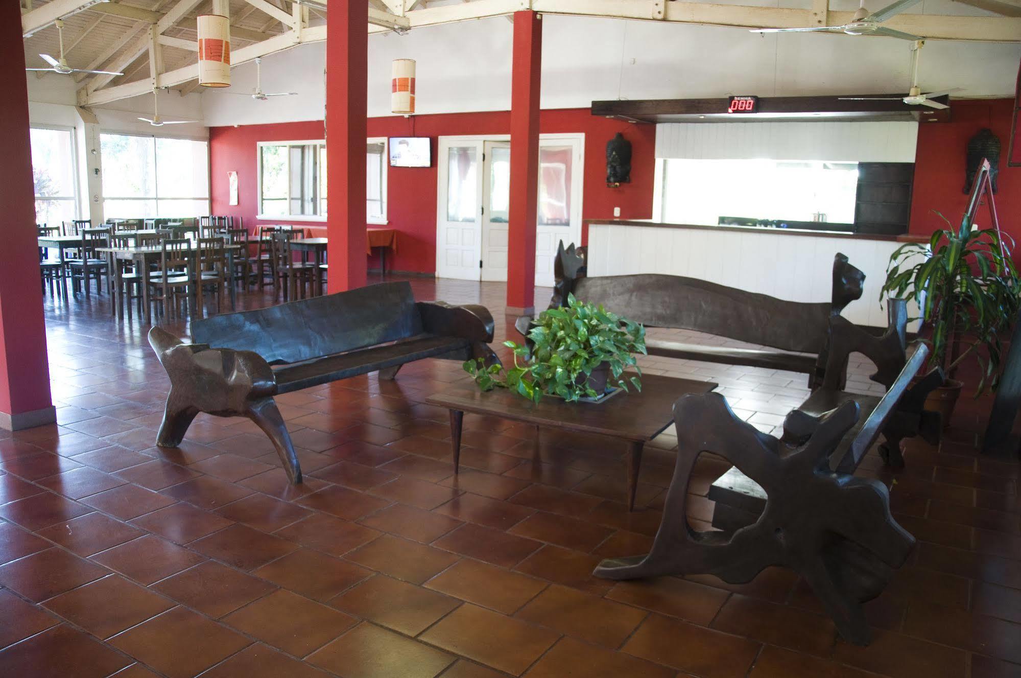Iguazu Inn Hostel Puerto Iguazu Bagian luar foto