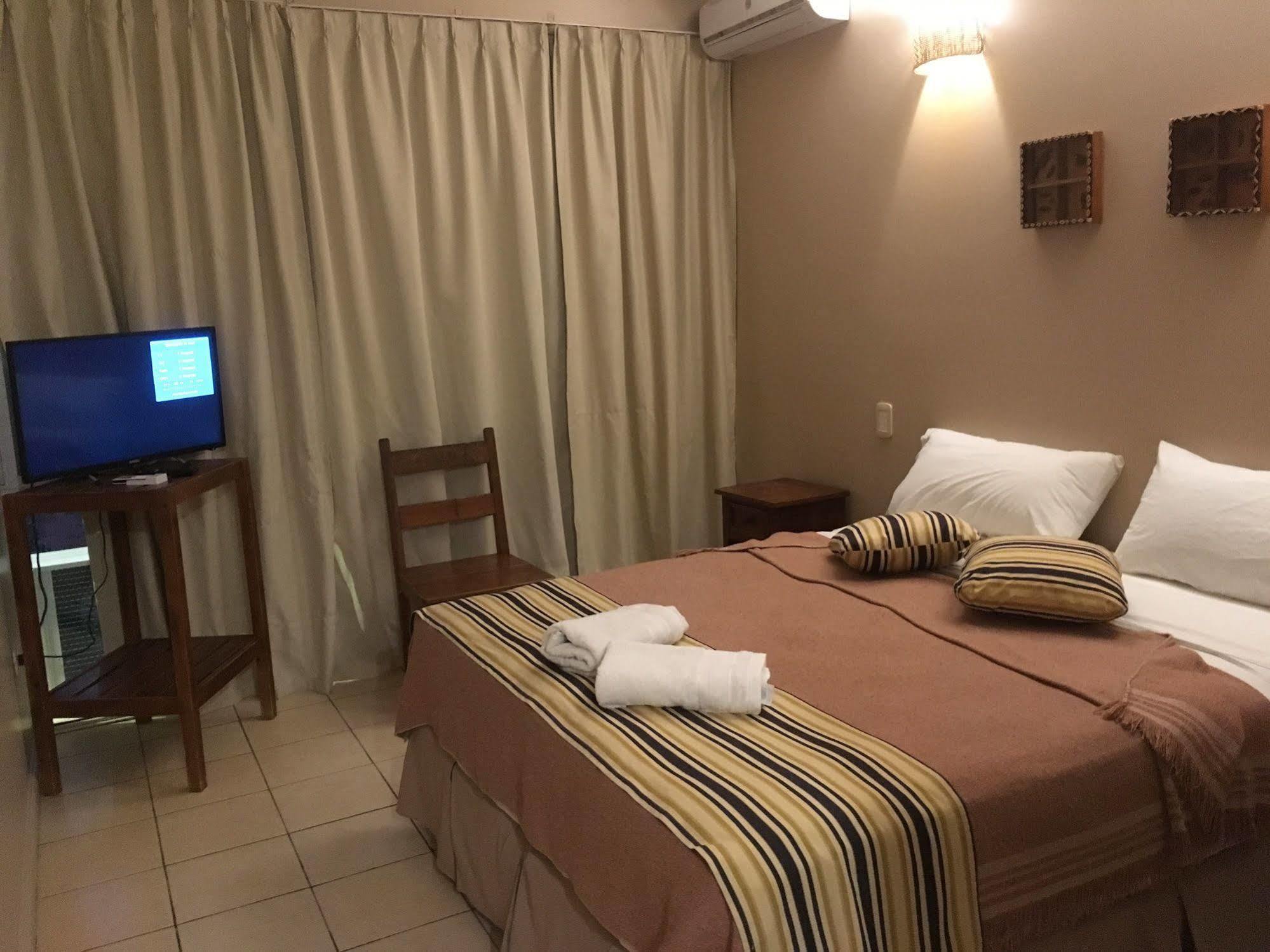 Iguazu Inn Hostel Puerto Iguazu Bagian luar foto